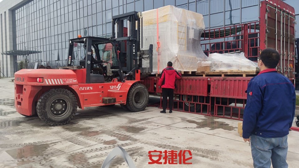安捷倫又一臺自動噴膠機發(fā)貨啦！發(fā)往重慶汽車零部件制造企業(yè)